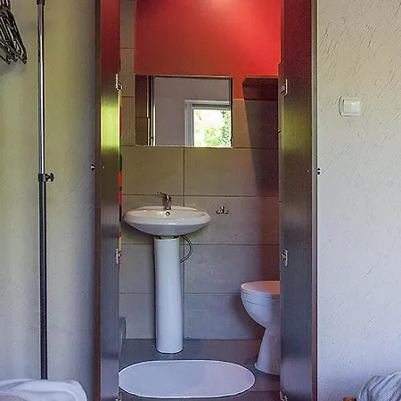 Osrodek Edward ホリデーパーク ミコシェボ