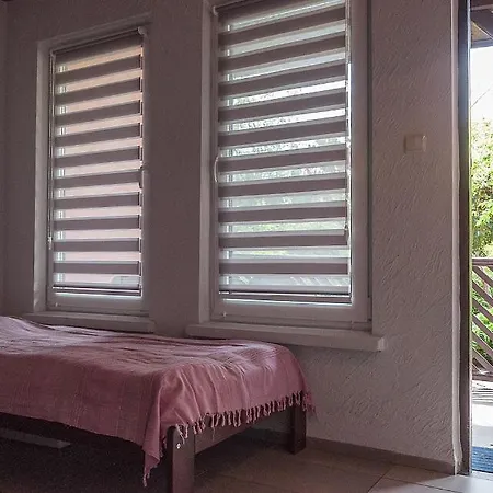 Osrodek Edward ホリデーパーク ミコシェボ